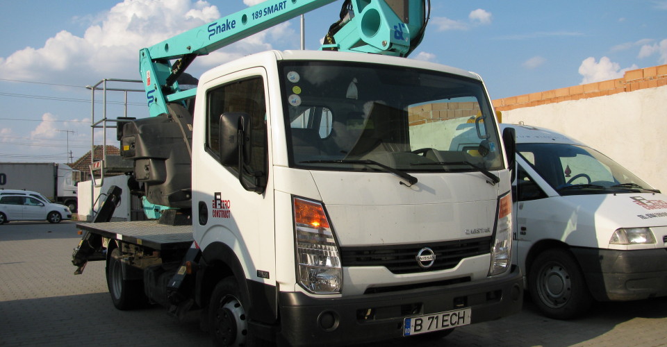 Autoutilitara Nissan Cabstar cu platforma